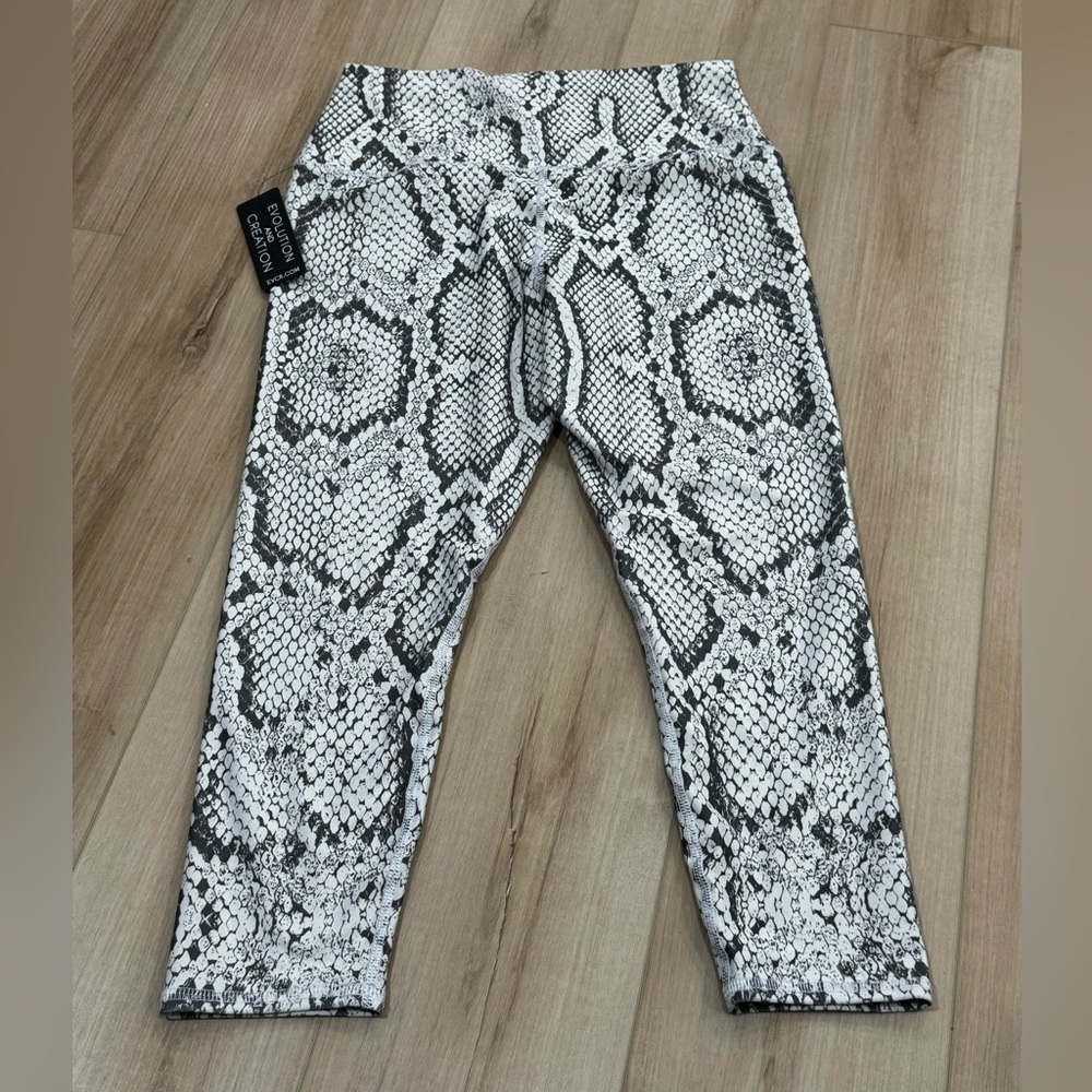 Evolution and Creation Mia Legging Snakeskin Prin… - image 4